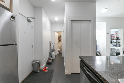 Walk-In Closet Photo of 114 33539 Holland Avenue, Abbotsford, BC