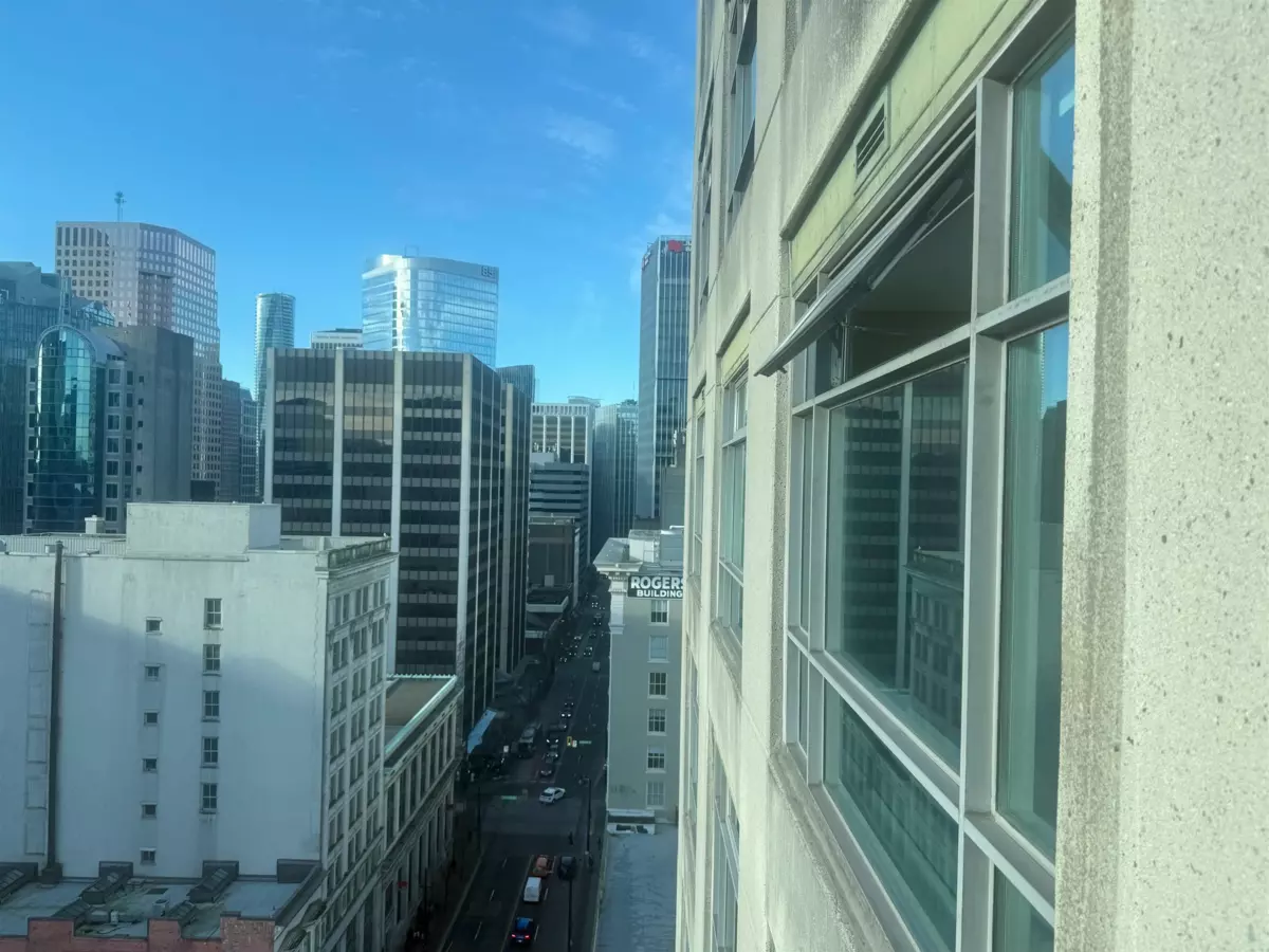 Laundry Room Photo of 1701 438 Seymour Street, Vancouver, BC