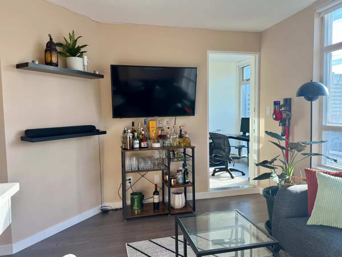 Primary Bedroom Photo of 1701 438 Seymour Street, Vancouver, BC