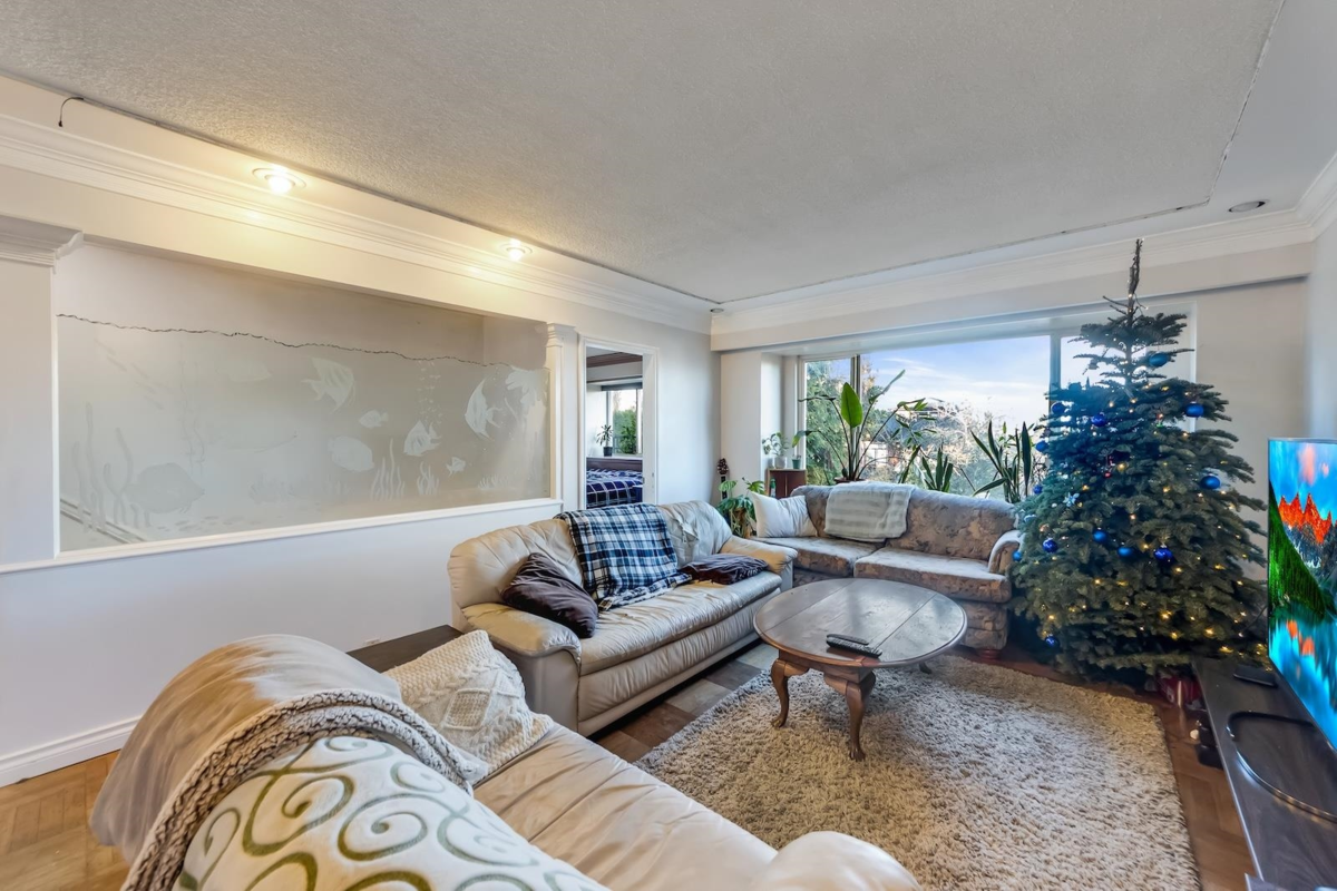 Kitchen Photo of 3150 W 26th Avenue, Vancouver, BC