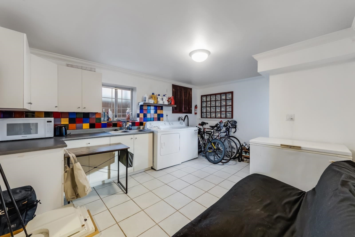 Powder Room Photo of 3150 W 26th Avenue, Vancouver, BC