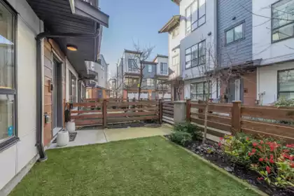 60 7177 194a Street, Surrey, BC, Surrey — Townhouse for sale