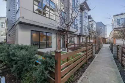 60 7177 194a Street, Surrey, BC, Surrey — Townhouse for sale
