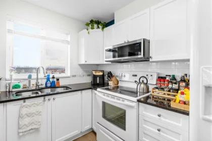 305 6390 196 Street, Langley, BC, Langley — Apartment/Condo for sale