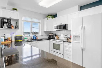305 6390 196 Street, Langley, BC, Langley — Apartment/Condo for sale