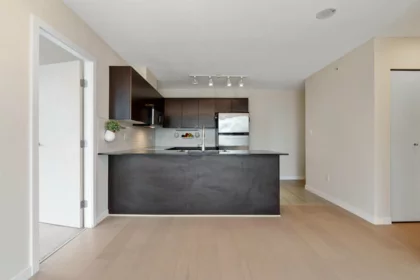 1706 4118 Dawson Street, Burnaby, BC, Burnaby — Apartment/Condo for sale