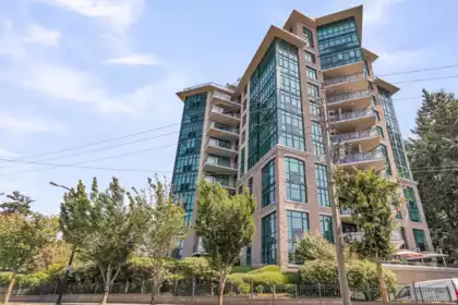 303 14824 North Bluff Road, White Rock, BC, White Rock — 2 bed apartment/condo for sale