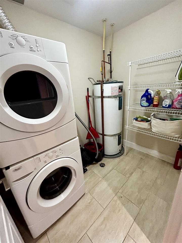 Primary Bathroom Photo of 405 5599 14b Avenue, Delta, BC