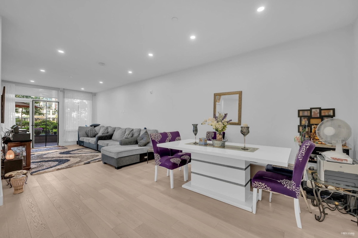 Dining Area Photo of 101 20416 Park Avenue, Langley, BC