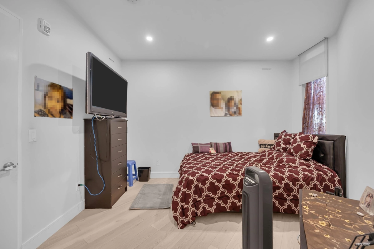 Guest Bathroom Photo of 101 20416 Park Avenue, Langley, BC