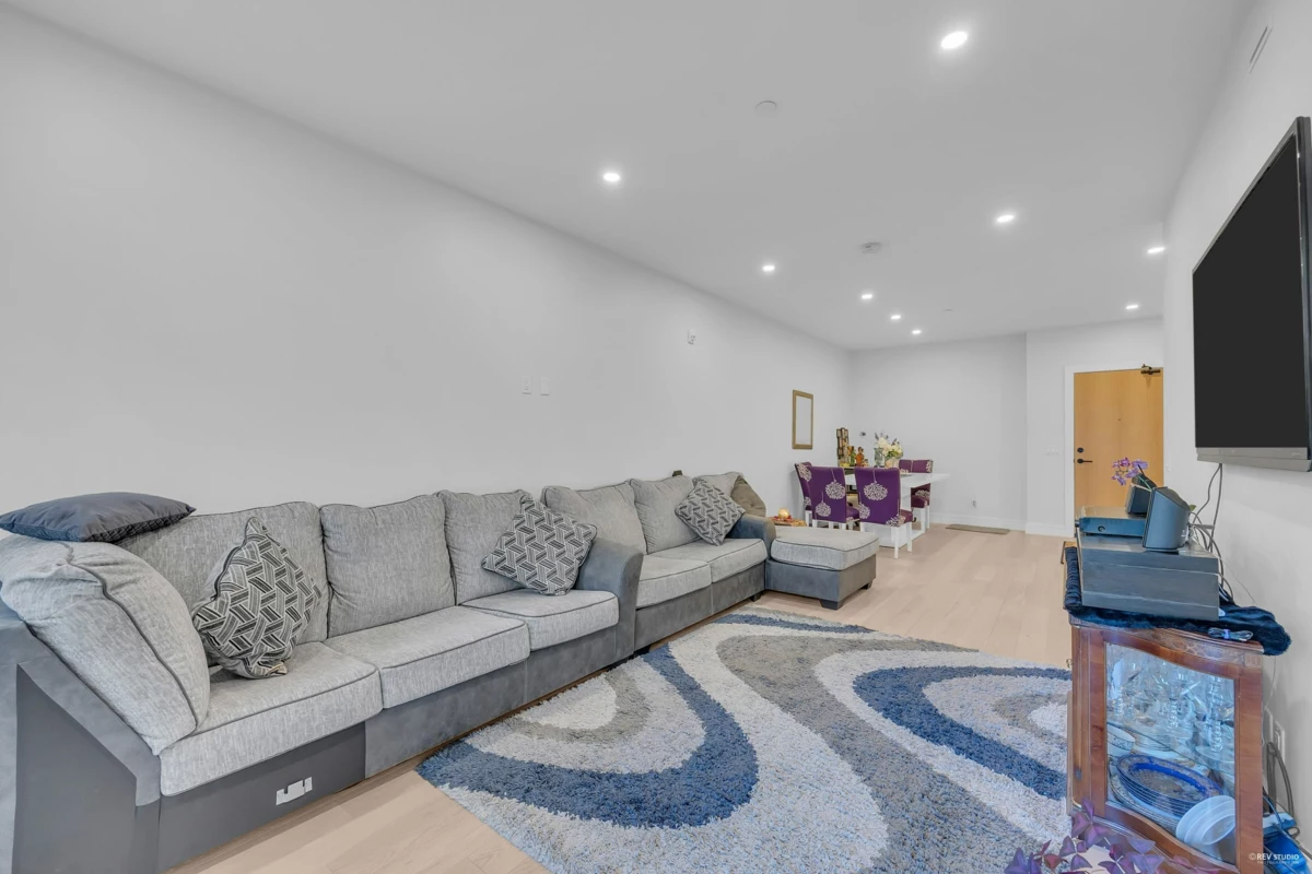 Kitchen Photo of 101 20416 Park Avenue, Langley, BC