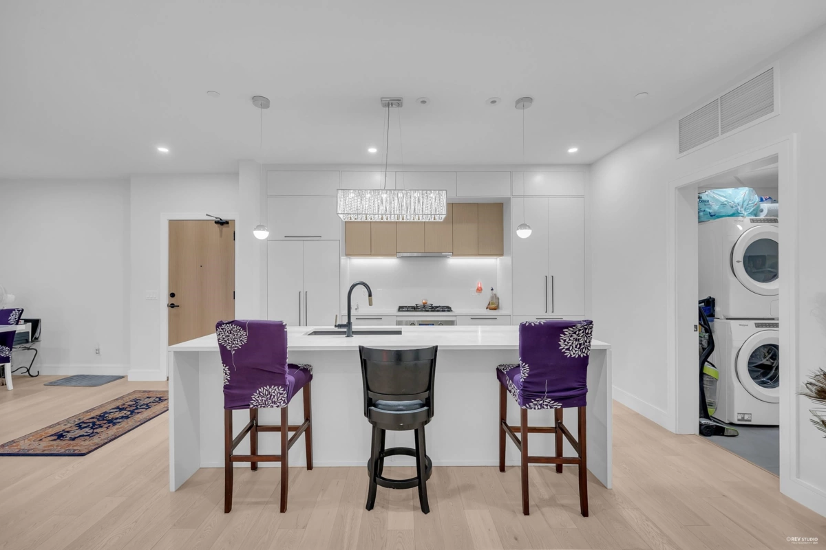 Walk-In Closet Photo of 101 20416 Park Avenue, Langley, BC