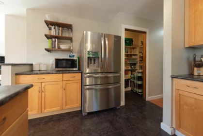 Basement Recreation Room Photo of 7862 Eagle Drive, Halfmoon Bay, BC
