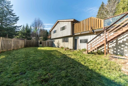 Garden / Landscaping Photo of 7862 Eagle Drive, Halfmoon Bay, BC