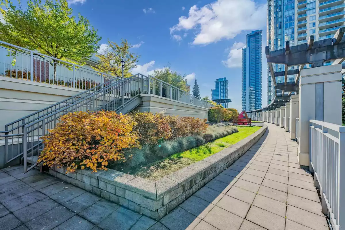 Garden / Landscaping Photo of 207 9868 Cameron Street, Burnaby, BC