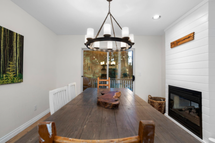Breakfast Nook Photo of 31 Deerwood Place, Port Moody, BC