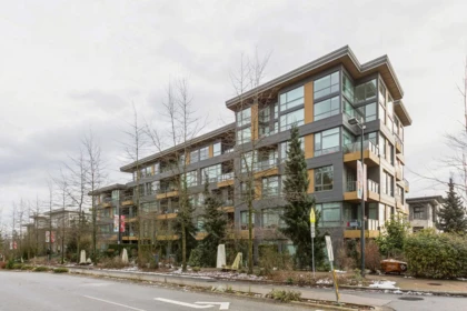 305 9150 University High Street, Burnaby, BC, Simon Fraser Univer. — 2 bed apartment/condo for sale