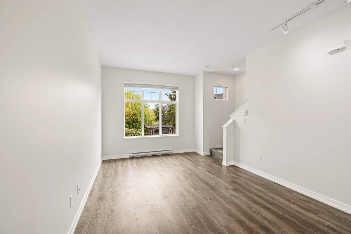 Living Room Photo of 32 31098 Westridge Place, Abbotsford, BC