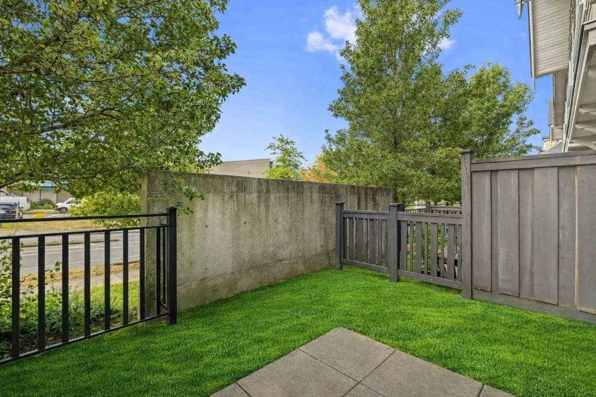 Powder Room Photo of 32 31098 Westridge Place, Abbotsford, BC