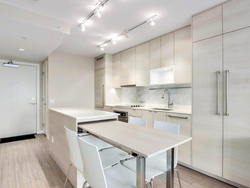 Kitchen Island Photo of 903 13398 104 Avenue, Surrey, BC