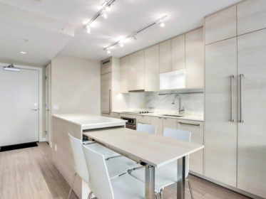 Kitchen Island Photo of 903 13398 104 Avenue, Surrey, BC
