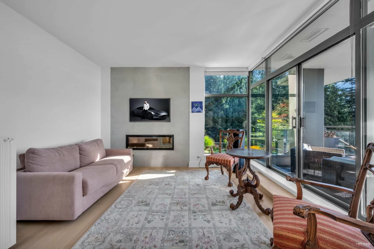 Bedroom 4 Photo of 401 3315 Cypress Place, West Vancouver, BC
