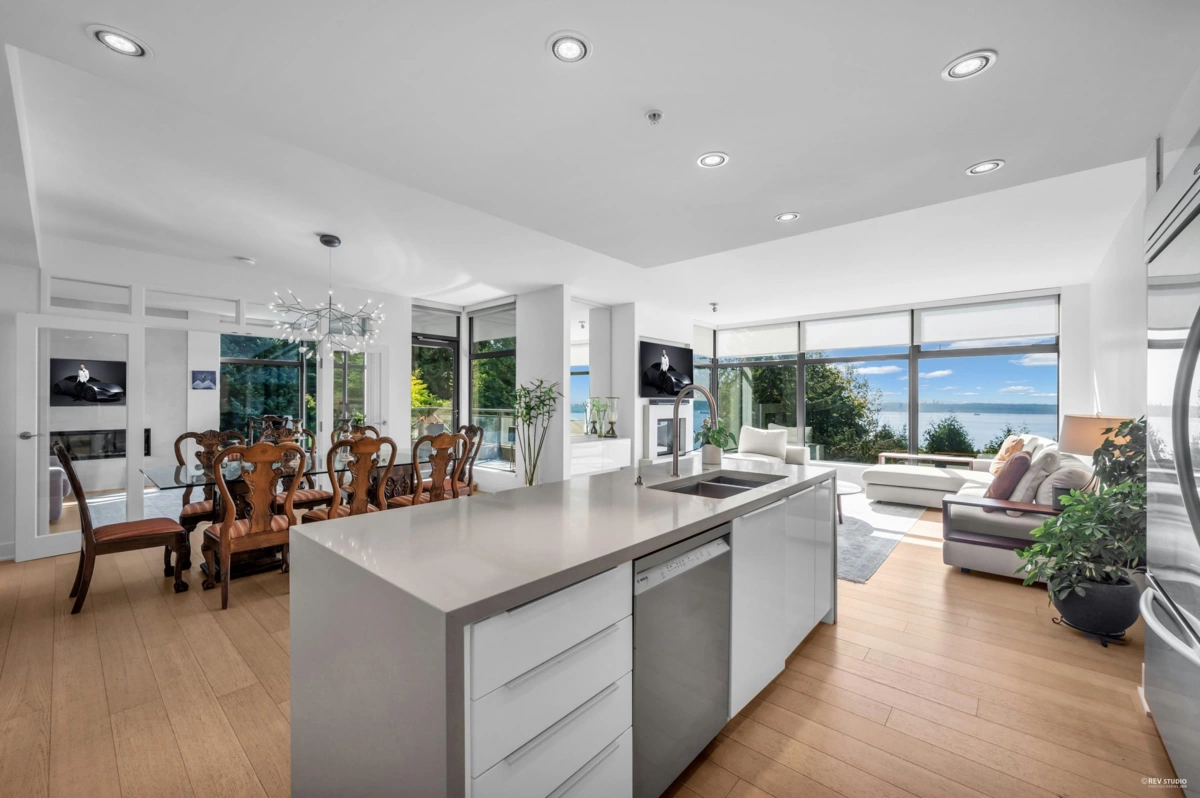 Breakfast Nook Photo of 401 3315 Cypress Place, West Vancouver, BC