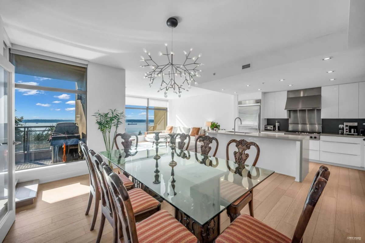 Dining Area Photo of 401 3315 Cypress Place, West Vancouver, BC