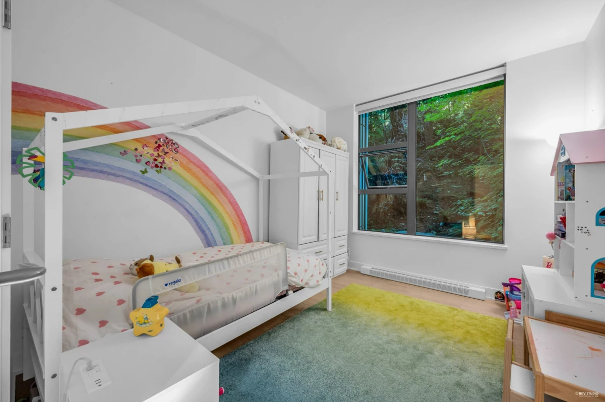 Entry Foyer Photo of 401 3315 Cypress Place, West Vancouver, BC