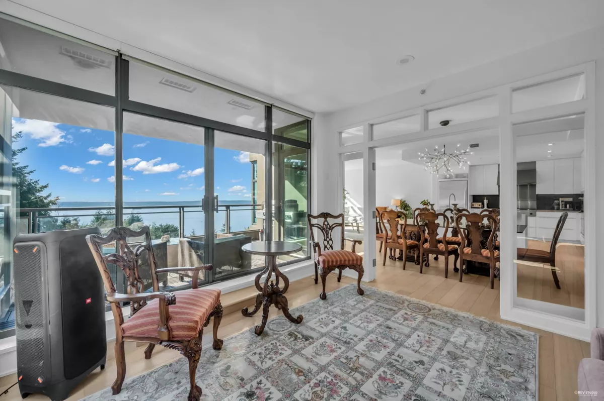 Guest Bathroom Photo of 401 3315 Cypress Place, West Vancouver, BC