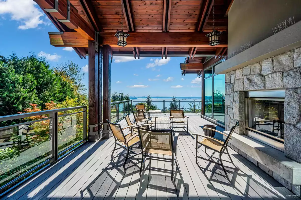Outdoor Patio Photo of 401 3315 Cypress Place, West Vancouver, BC