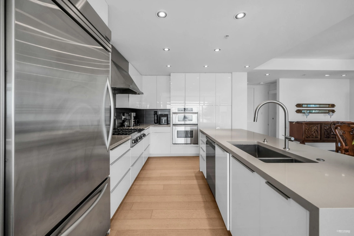 Primary Bathroom Photo of 401 3315 Cypress Place, West Vancouver, BC