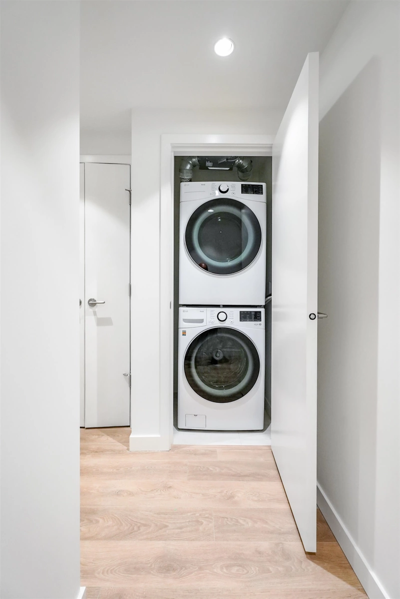 Powder Room Photo of 2404 505 Nelson Street, Coquitlam, BC