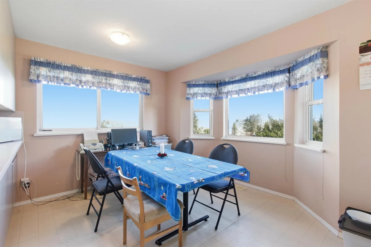 Breakfast Nook Photo of 1405 227 Street, Langley, BC