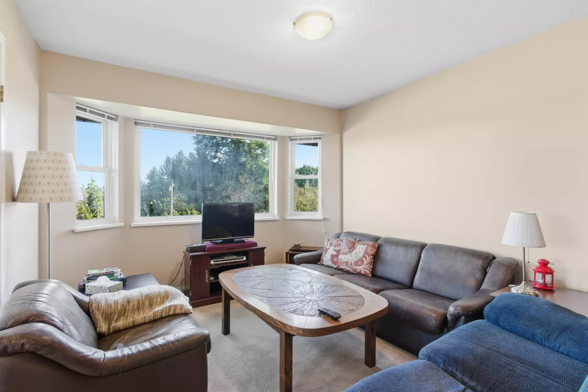 Guest Bathroom Photo of 1405 227 Street, Langley, BC