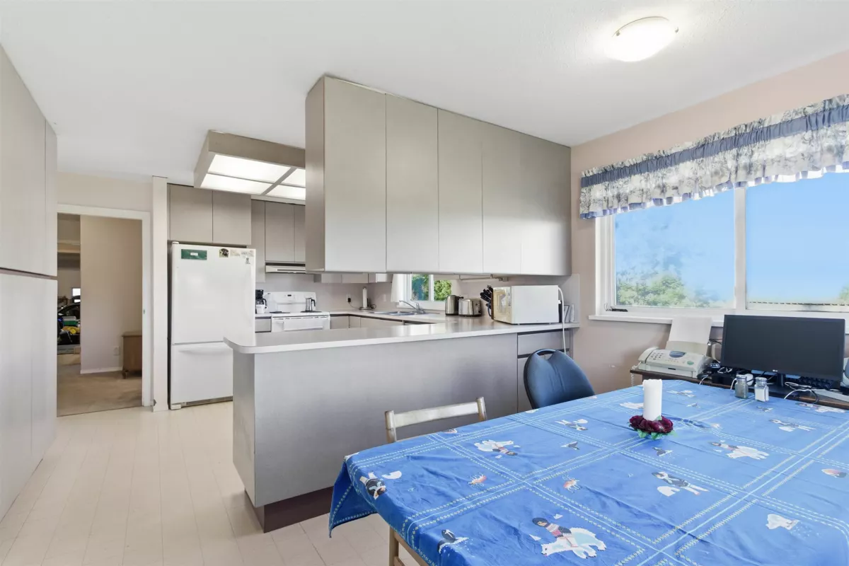 Primary Bathroom Photo of 1405 227 Street, Langley, BC