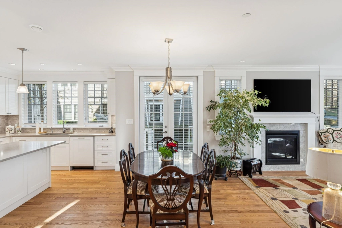 Breakfast Nook Photo of 1155 12th Street, West Vancouver, BC