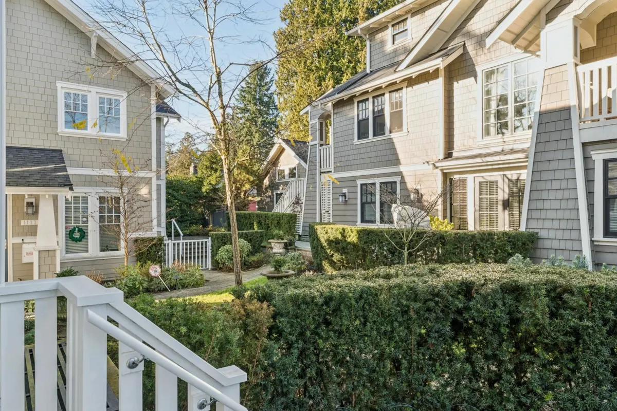Living Room Photo of 1155 12th Street, West Vancouver, BC
