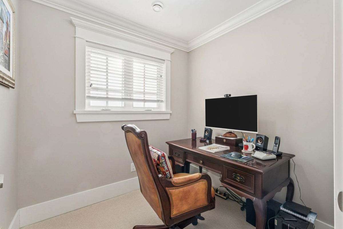 Loft / Bonus Room Photo of 1155 12th Street, West Vancouver, BC