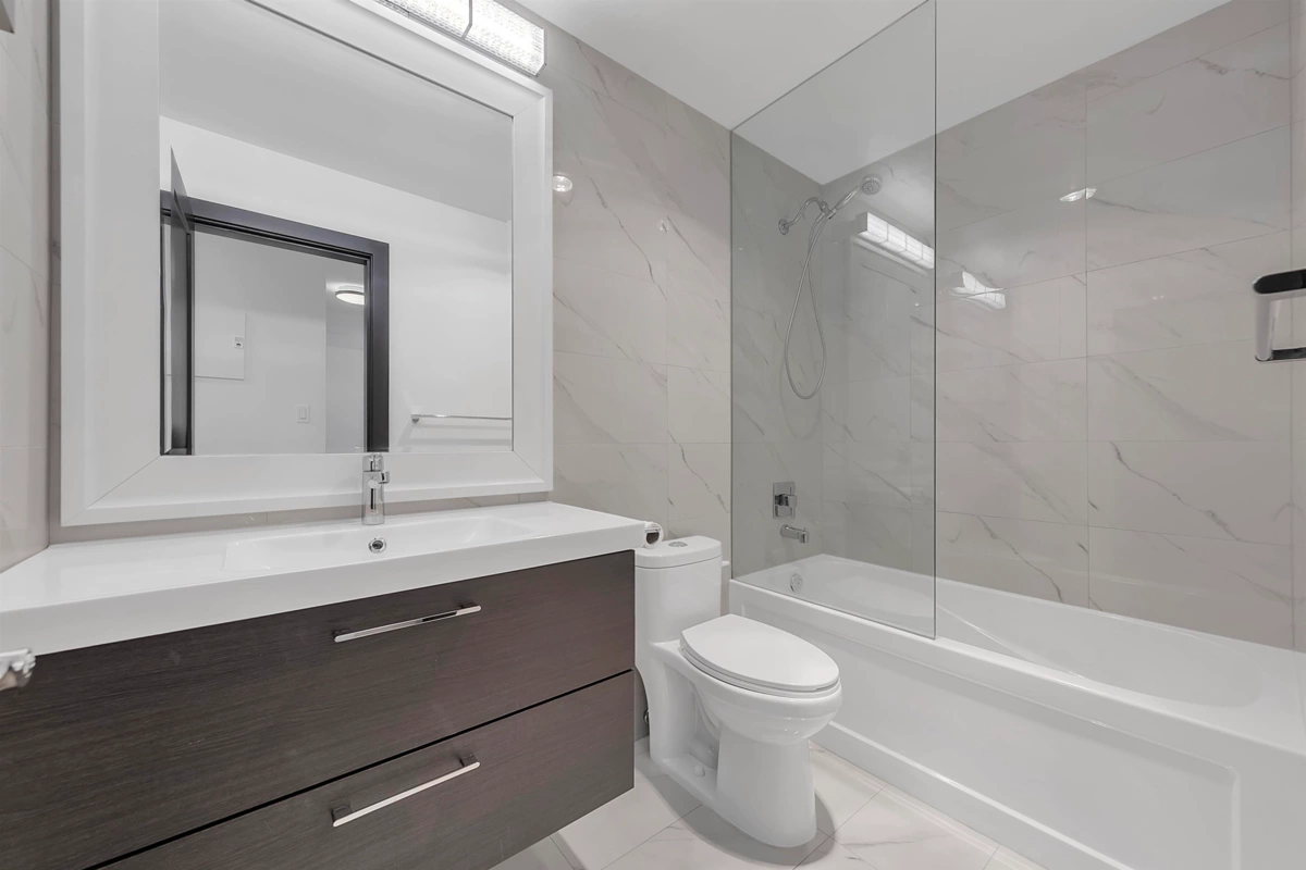 Kitchen Photo of 302 170 E 3rd Street, North Vancouver, BC