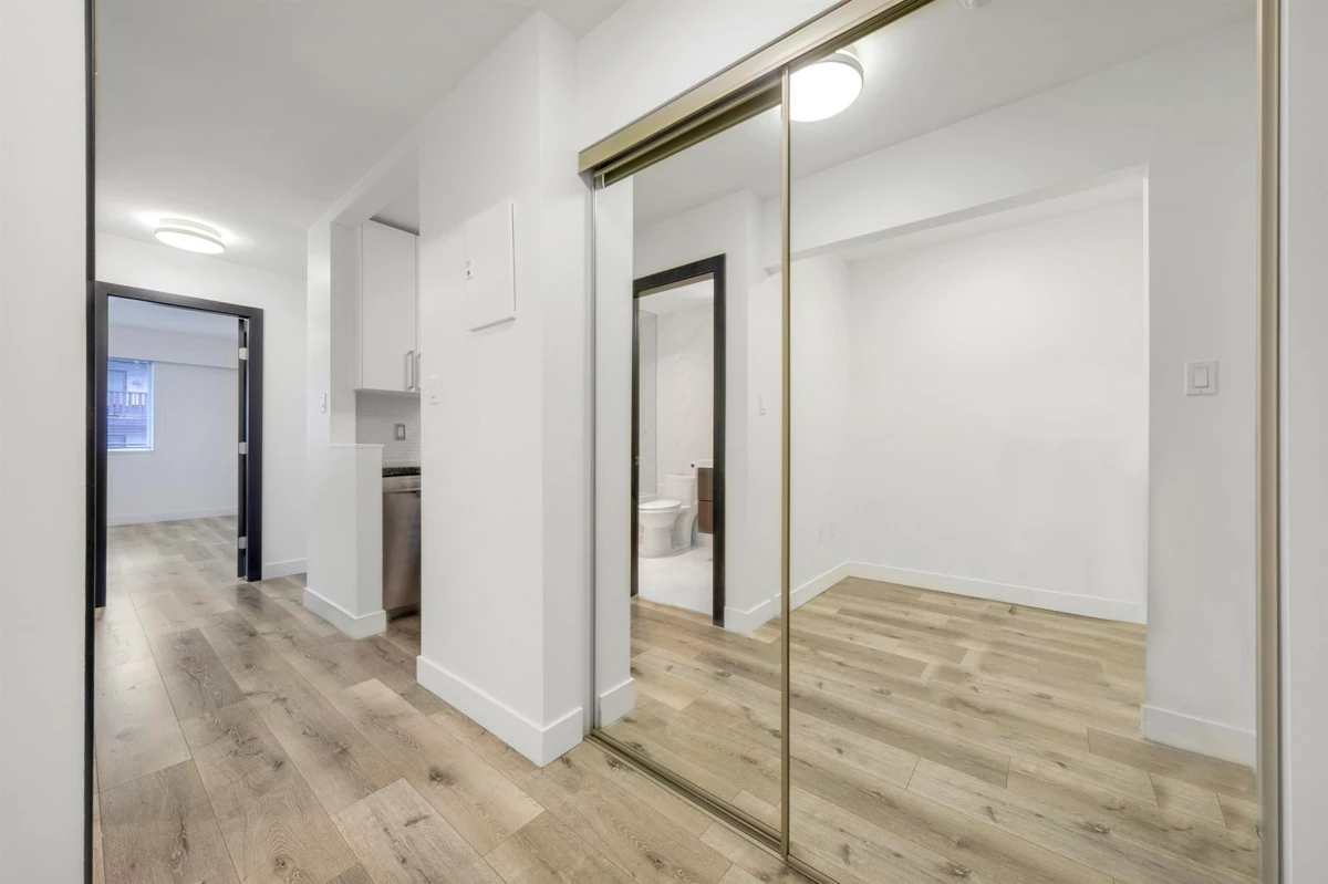 Living Room Photo of 302 170 E 3rd Street, North Vancouver, BC