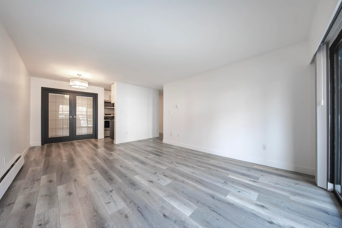 Primary Bathroom Photo of 302 170 E 3rd Street, North Vancouver, BC