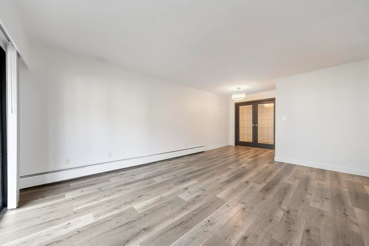 Primary Bedroom Photo of 302 170 E 3rd Street, North Vancouver, BC