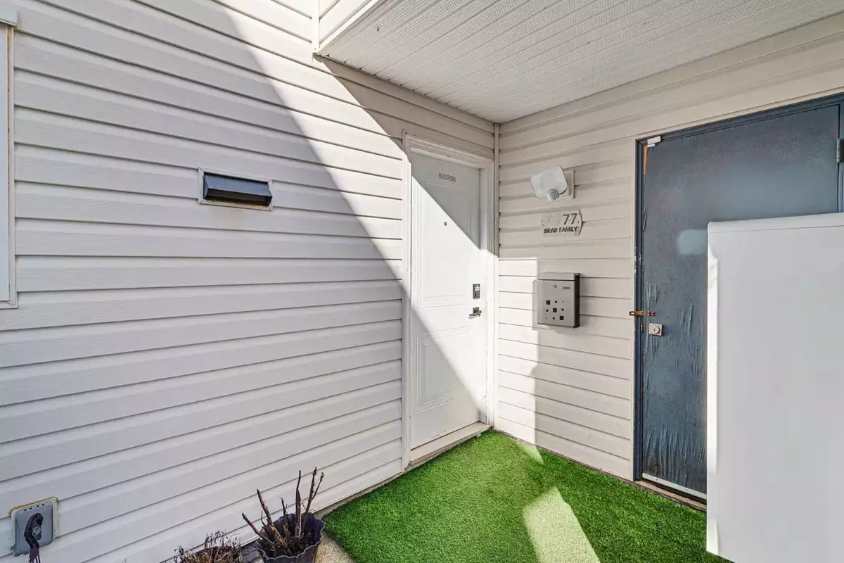 Basement Recreation Room Photo of 77 6657 138 Street, Surrey, BC