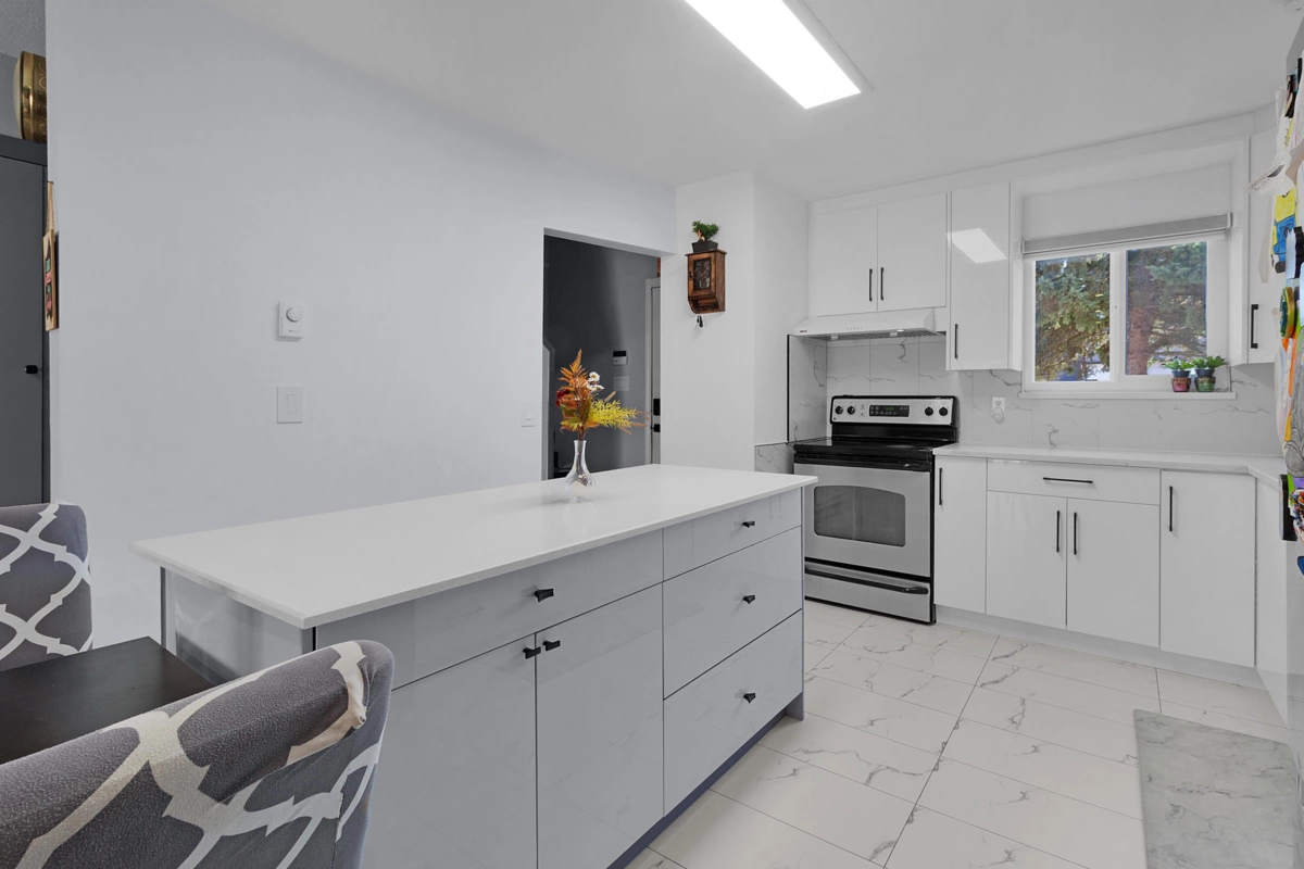 Breakfast Nook Photo of 77 6657 138 Street, Surrey, BC