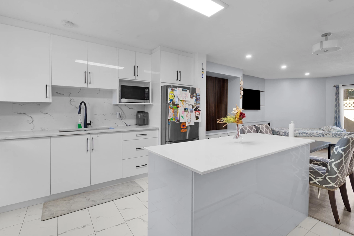 Kitchen Island Photo of 77 6657 138 Street, Surrey, BC