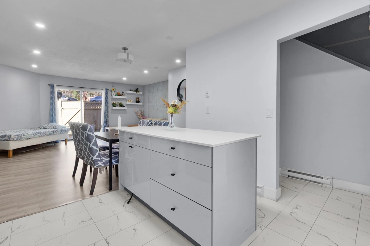 Kitchen Photo of 77 6657 138 Street, Surrey, BC