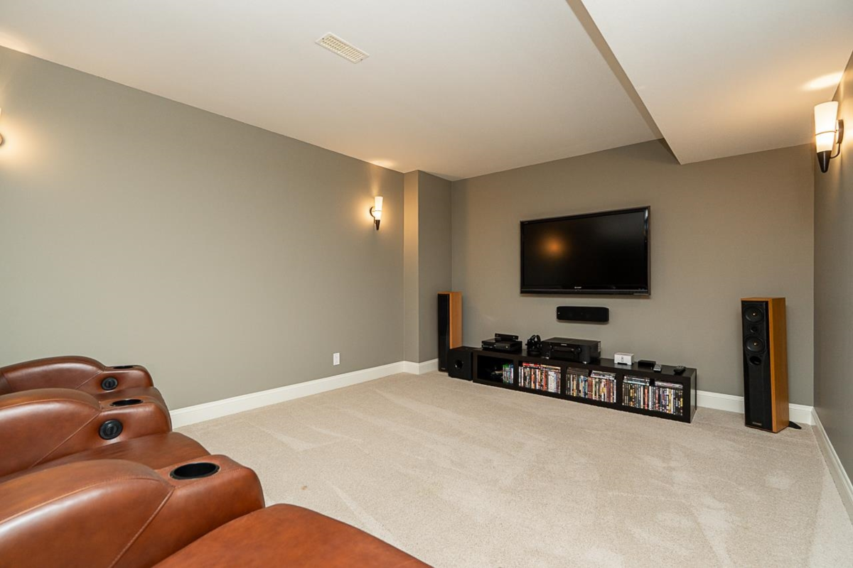 Front Yard Photo of 2513 164 Street, Surrey, BC