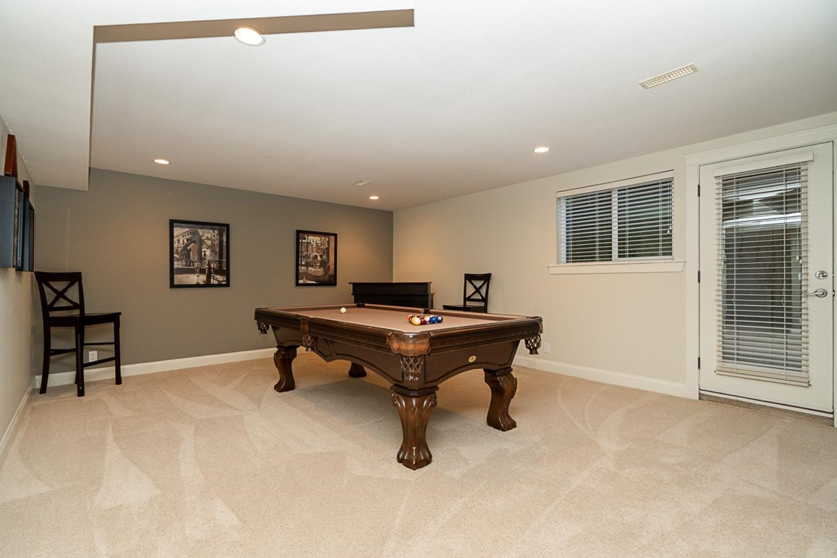 Swimming Pool Photo of 2513 164 Street, Surrey, BC