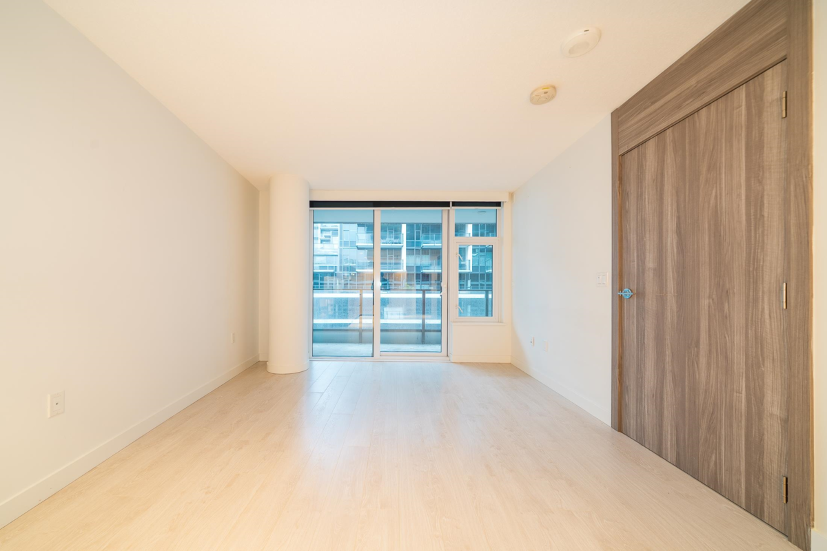 Kitchen Photo of 582 8608 Hazelbridge Way, Richmond, BC